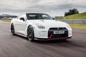 Nissan GT-R Nismo 2015 года (UK)
